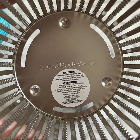 New Bath & Body Works Soy Candle and Silver Holder - Turquoise Waters Scent - Picture 8 of 11